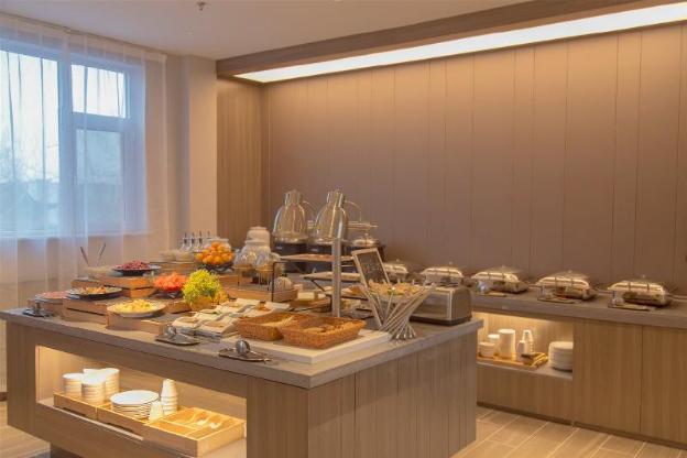 hanting hotel zaozhuang central plaza