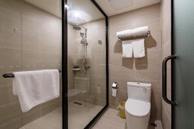 hanting hotel zunyi high speed railway station