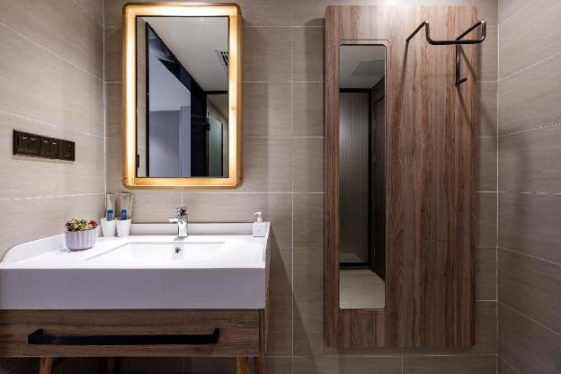 hanting hotel zunyi high speed railway station