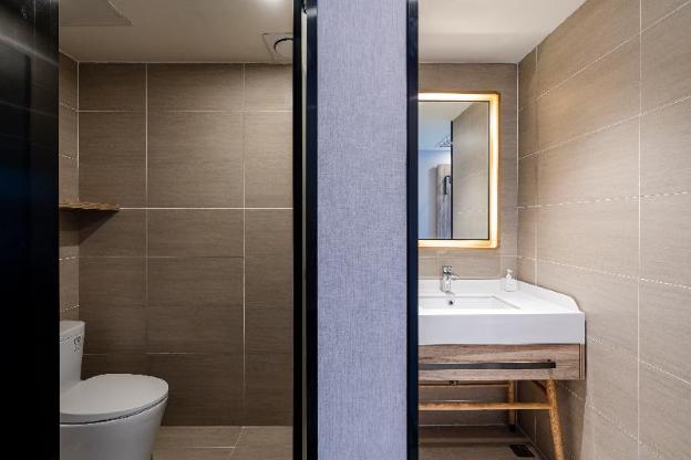 hanting hotel zunyi high speed railway station