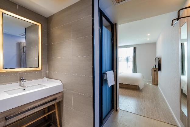 hanting hotel zunyi high speed railway station