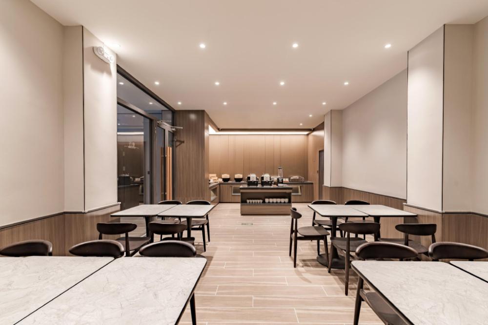 hanting hotelanyang linzhou avenue bus station