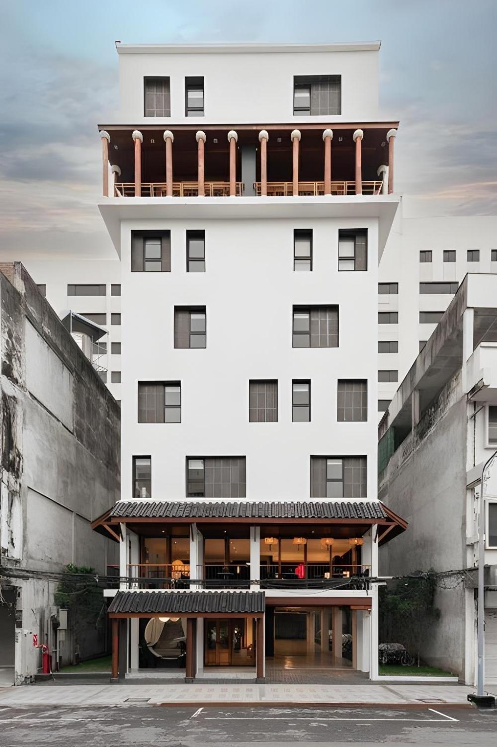 the lantern hatyai hotel sha extra plus