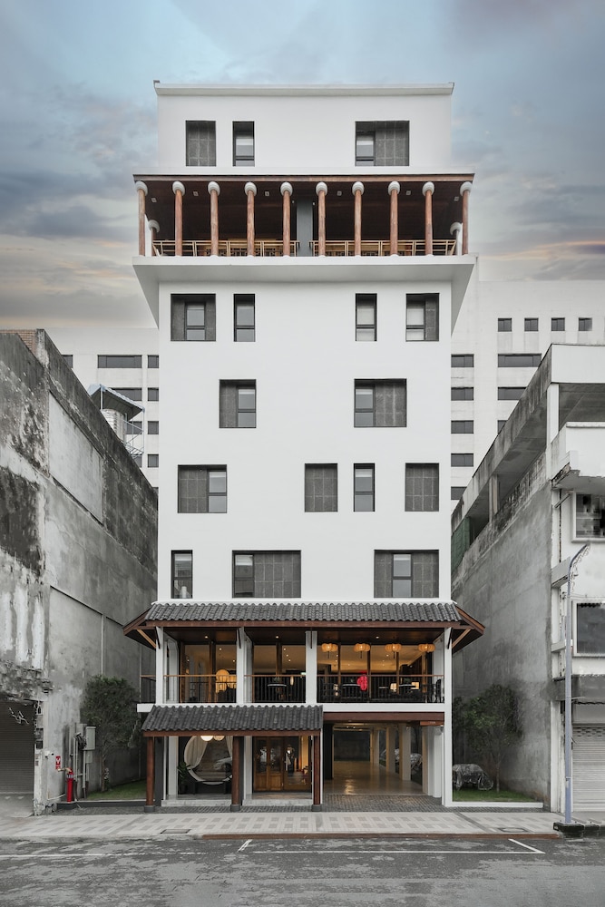 the lantern hatyai hotel sha extra plus