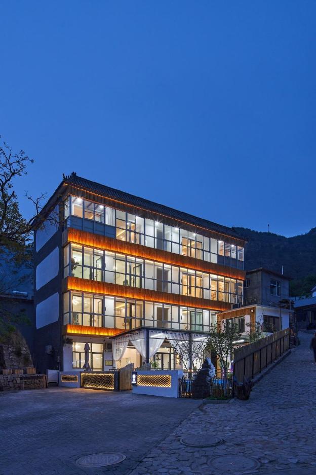 floral hotel yeshanpo habitat of mountains and river