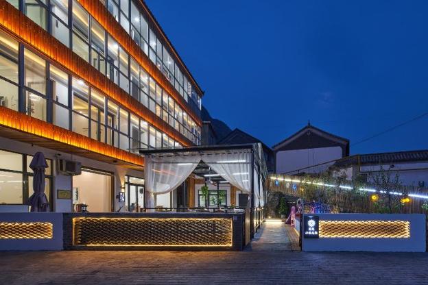 floral hotel yeshanpo habitat of mountains and river