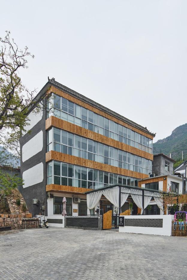 floral hotel yeshanpo habitat of mountains and river