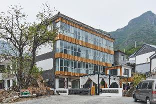 floral hotel yeshanpo habitat of mountains and river