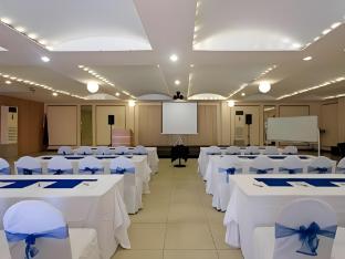 the orchard cebu hotel and suites powered by cocotel