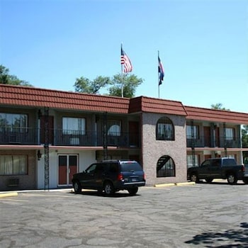 high chaparral inn