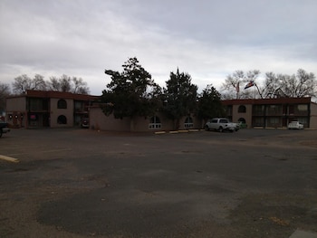 high chaparral inn