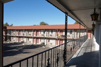 high chaparral inn