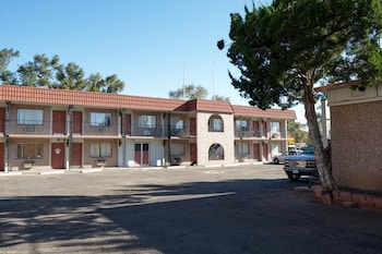 high chaparral inn