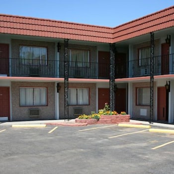 high chaparral inn