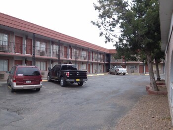 high chaparral inn