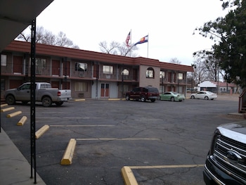 high chaparral inn