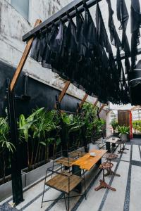 shade house phuket downtown