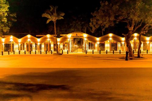 tropic garden hotel