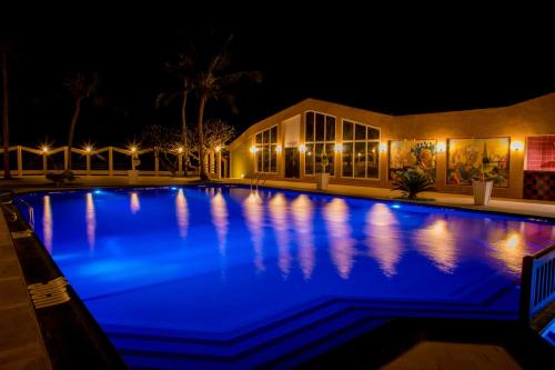 tropic garden hotel