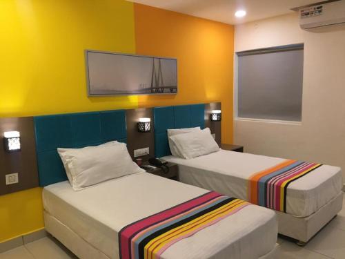 hotel white fields