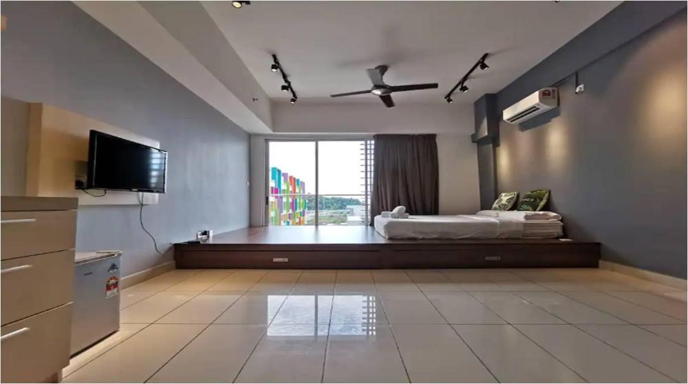 aeropod 5mins airport kk 7mins to tg aru beach kk