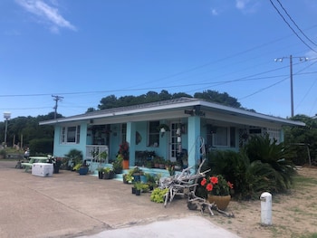 swell motel