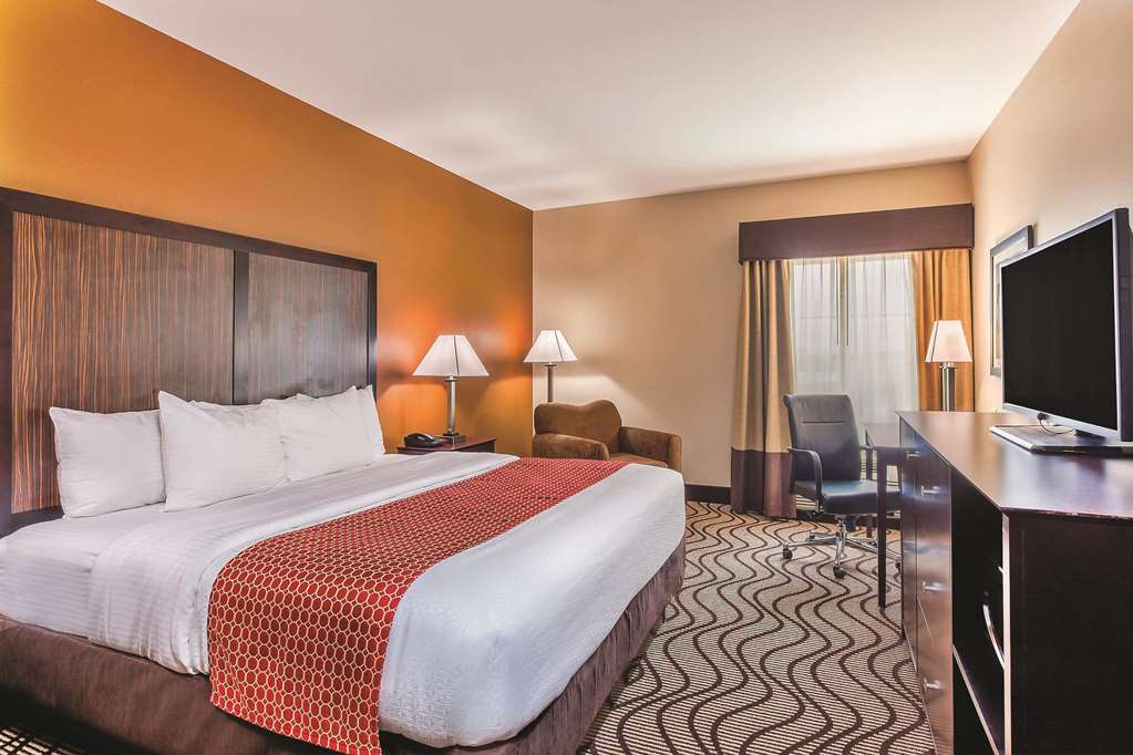 la quinta inn and suites by wyndham cotulla