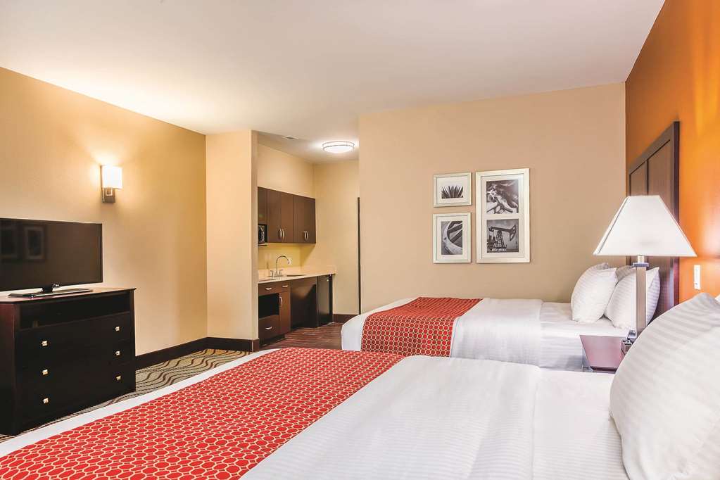 la quinta inn and suites by wyndham cotulla
