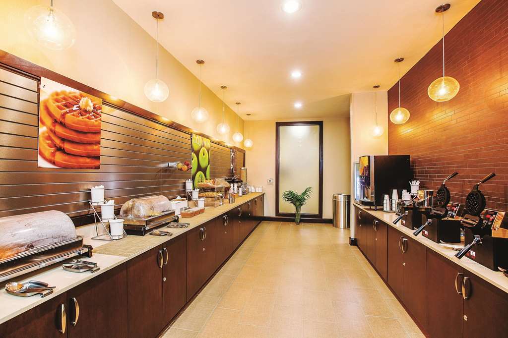 la quinta inn and suites by wyndham cotulla