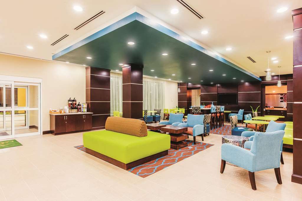 la quinta inn and suites by wyndham cotulla