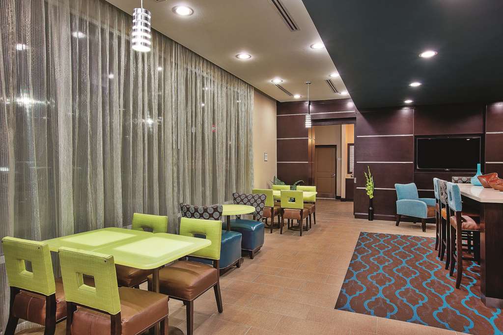 la quinta inn and suites by wyndham cotulla