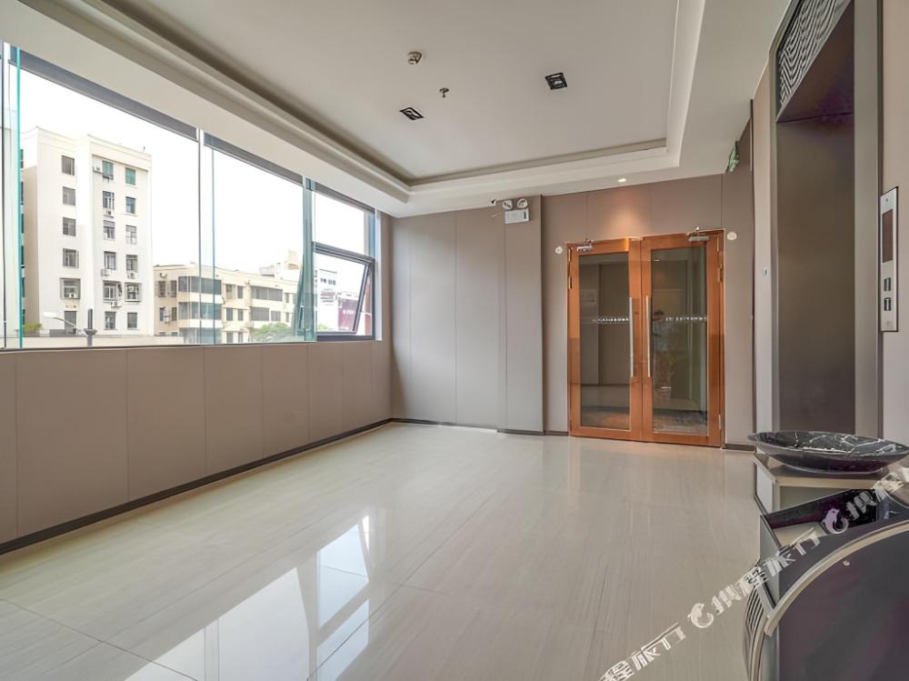 echarm hotel zhuhai qinglv road grand theater