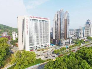 borrman hotel huangshi north railway station