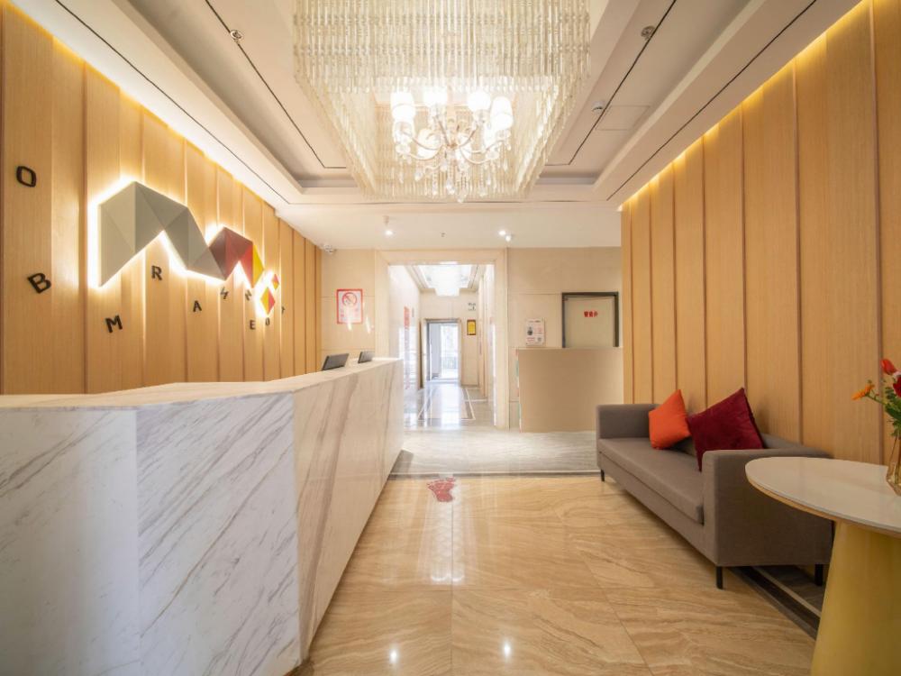 borrman hotel jinan east station wanhong plaza