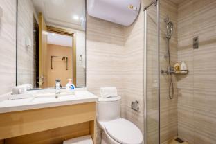 borrman hotel jinan east station wanhong plaza