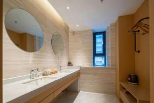 borrman hotel jinan east station wanhong plaza