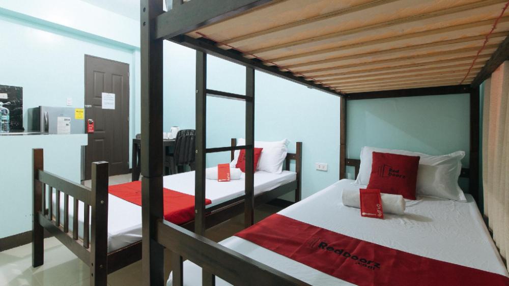 reddoorz plus billys resort oslob