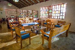 amici resort hotel laoag