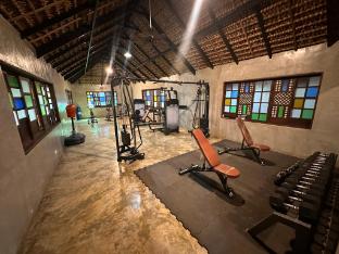 amici resort hotel laoag