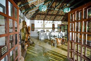 amici resort hotel laoag