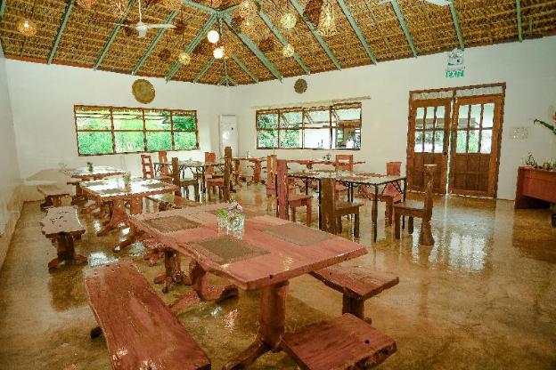 amici resort hotel laoag