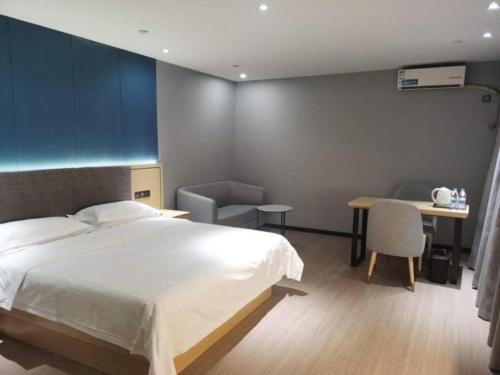 green tree inn urumqi sangong metro station exit