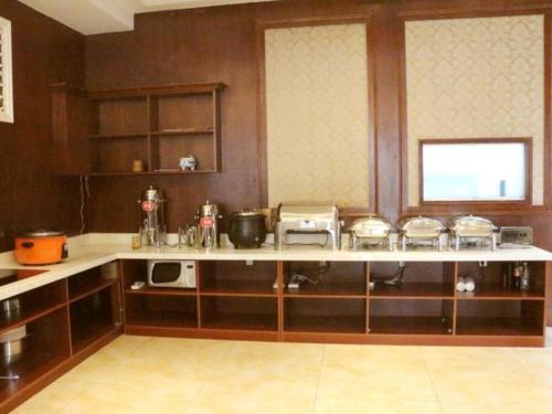green tree inn urumqi sangong metro station exit