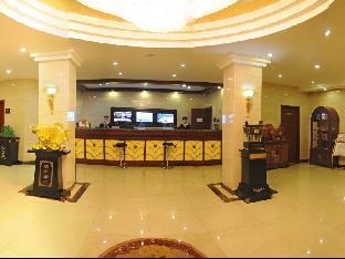 green tree inn urumqi sangong metro station exit