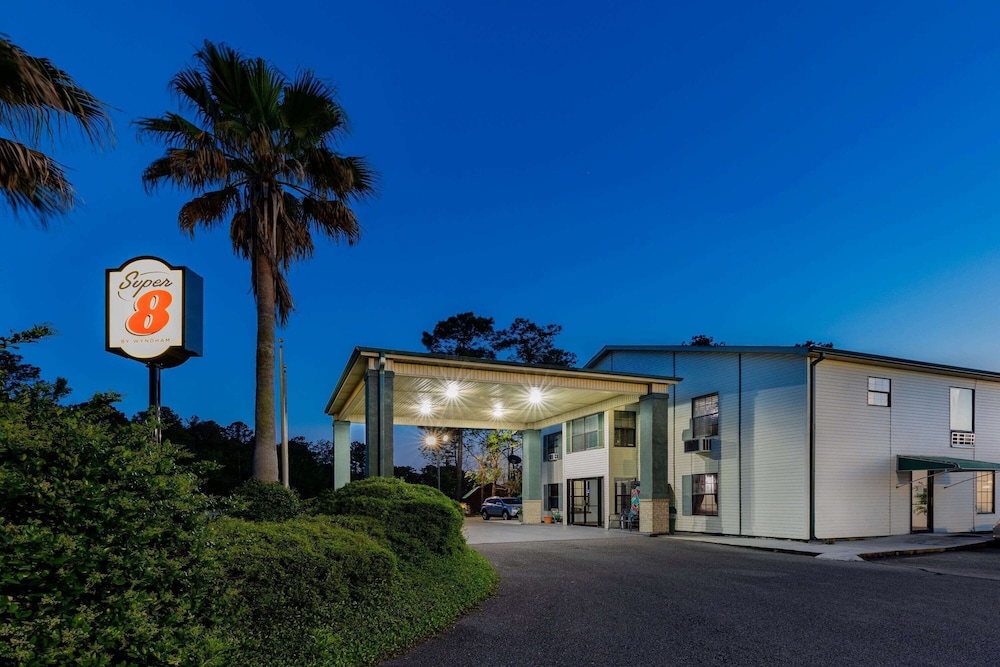 super 8 by wyndham kinder coushatta near casino