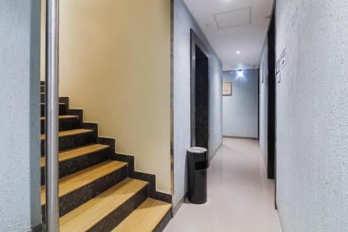 townhouse oak hotel shubhangan near juhu beach