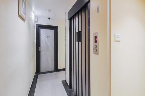 townhouse oak hotel shubhangan near juhu beach