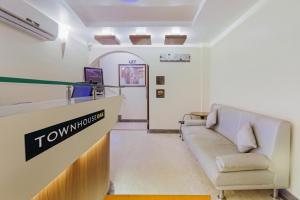 townhouse oak hotel shubhangan near juhu beach
