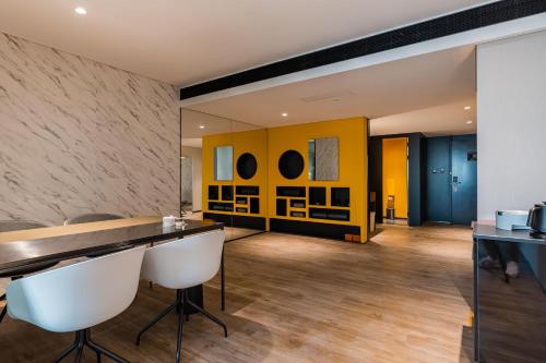 atour s hotel shanghai lujiazui century avenue