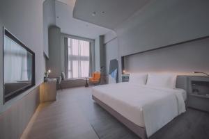 atour s hotel shanghai hongqiao center aiqinhai mall